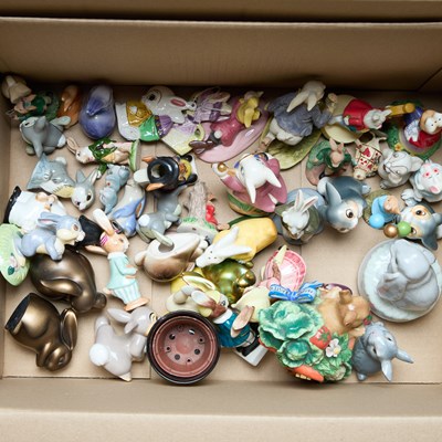 Lot 178 - A BOX OF BESWICK, ROYAL DOULTON AND OTHER MODELS