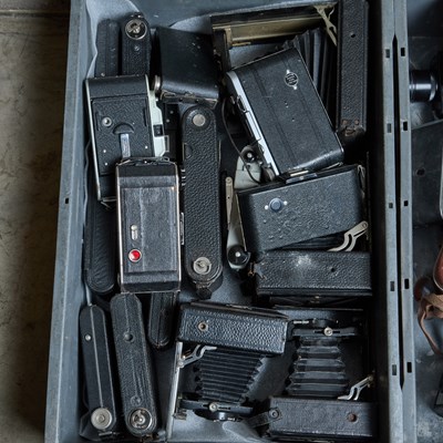 Lot 201 - A BOX OF CAMERAS