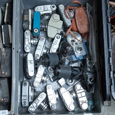 Lot 203 - A BOX OF CAMERAS