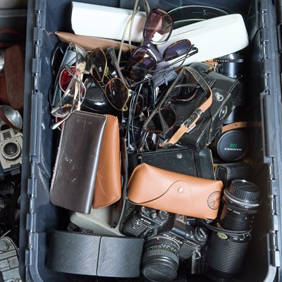 Lot 204 - A BOX OF CAMERAS AND SUNGLASSES
