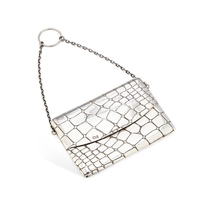 Lot 401 - AN EDWARDIAN SILVER CARD CASE
