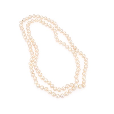 Lot 226 - A CULTURED PEARL NECKLACE