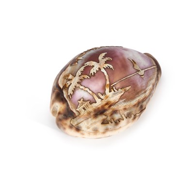 Lot 788 - A SAILOR'S SOUVENIR CARVED COWRIE SHELL