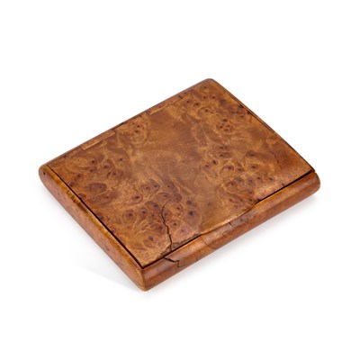 Lot 345 - A 19TH CENTURY BURR WOOD SNUFF BOX