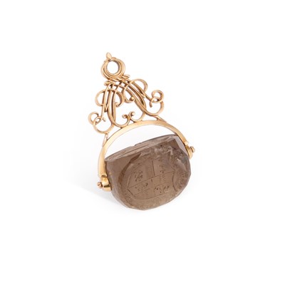 Lot 232 - A GOLD-MOUNTED SMOKEY QUARTZ SWIVEL FOB