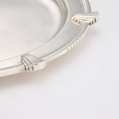 Lot 386 - A GEORGE VI SILVER SALVER