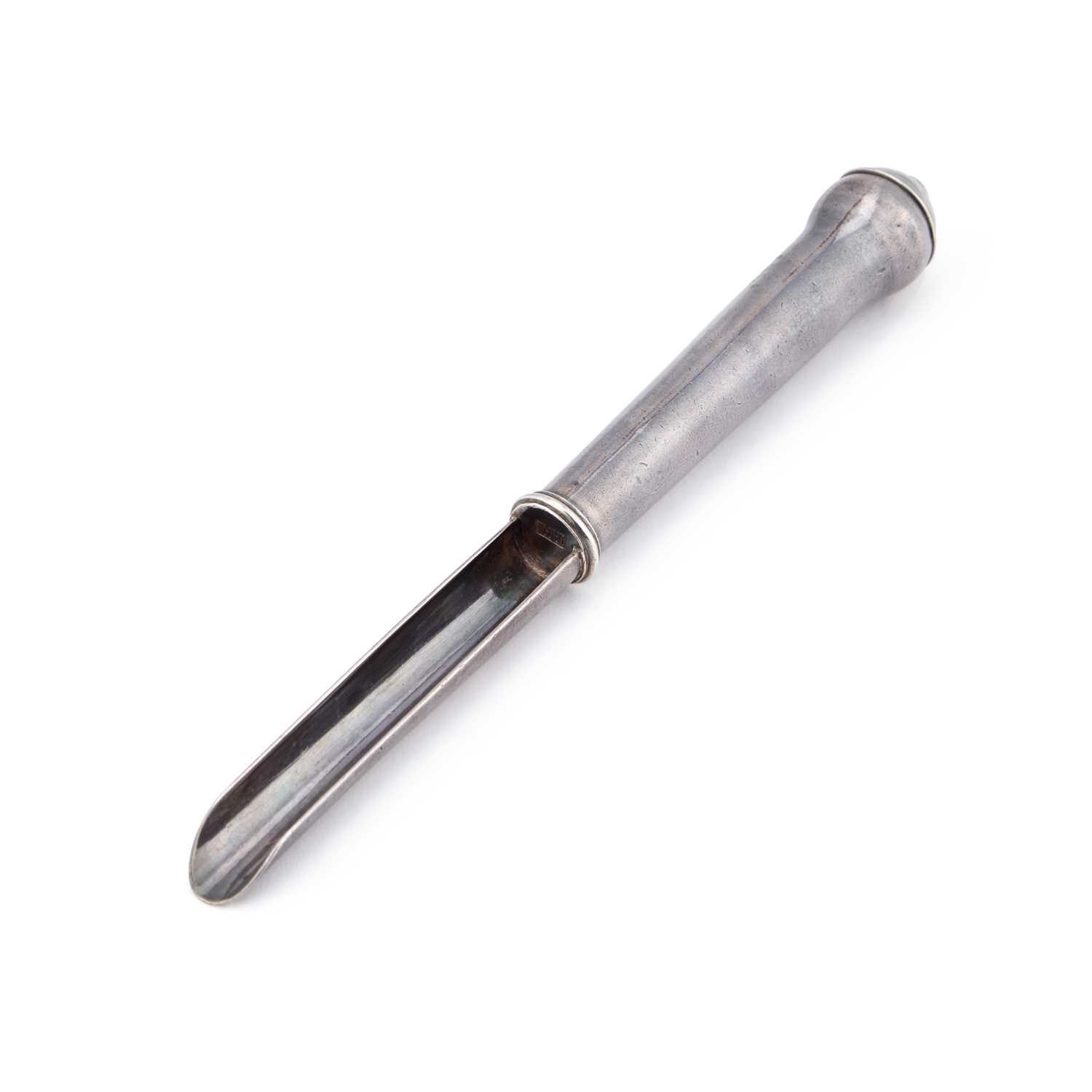 Lot A GEORGE III SILVER APPLE CORER