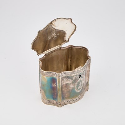 Lot 546 - A GEORGE III SILVER TEA CADDY