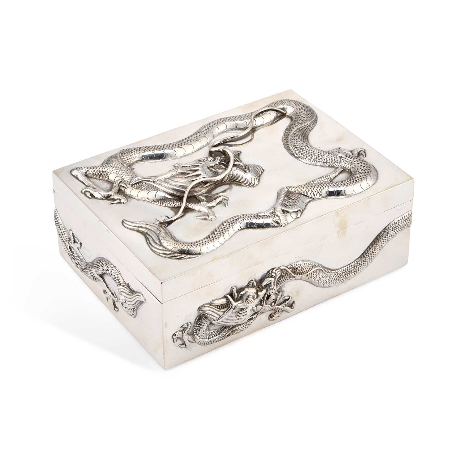 Lot 289 - A CHINESE SILVER CIGAR BOX