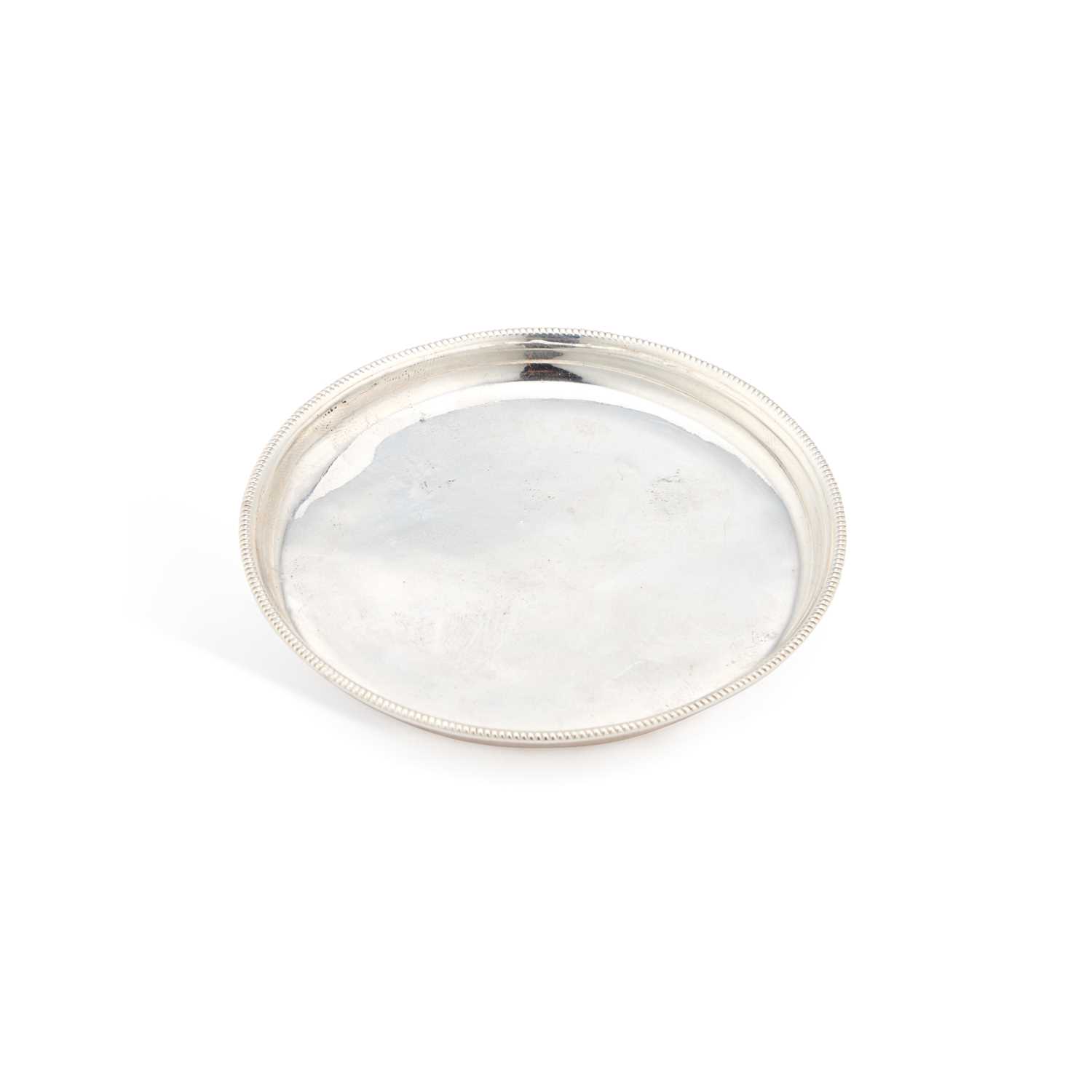 Lot 355 - A GEORGE III IRISH SILVER WINE FUNNEL STAND