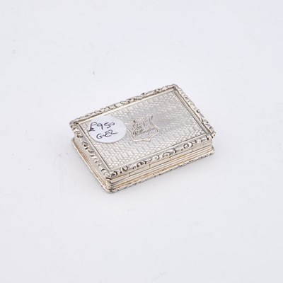 Lot 473 - AN EARLY VICTORIAN SILVER CASTLE-TOP VINAIGRETTE