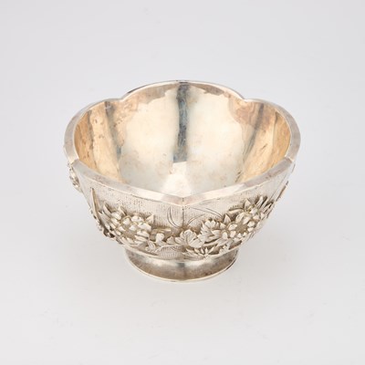 Lot 276 - AN UNUSUALLY HEAVY JAPANESE SILVER BOWL