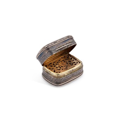 Lot A GEORGE III SILVER MEMORIAM VINAIGRETTE