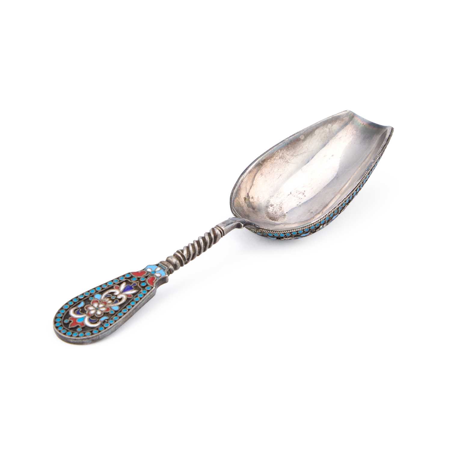 Lot 298 - A RUSSIAN SILVER AND CLOISONNÉ ENAMEL CADDY SPOON