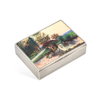 Lot AN EARLY 20TH CENTURY STERLING SILVER AND ENAMEL CIGARETTE BOX
