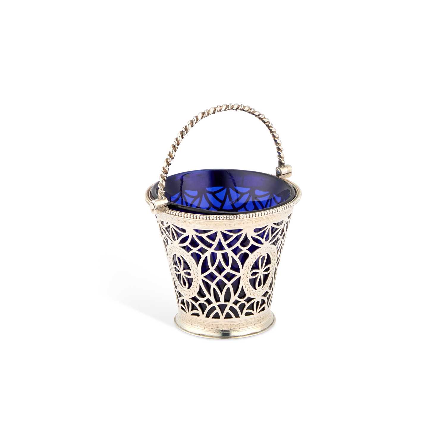 Lot 538 - A GEORGE III SILVER CREAM PAIL