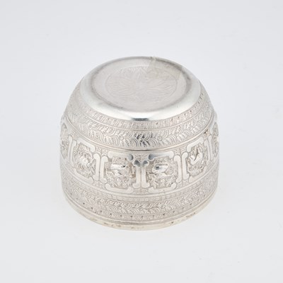 Lot 526 - A VICTORIAN SILVER 'BURMESE' BOWL