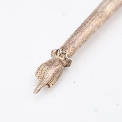 Lot 444 - JUDAICA: A SILVER YAD (TORAH POINTER)