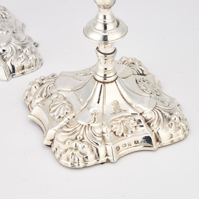 Lot 541 - A PAIR OF GEORGE III SILVER CANDLESTICKS