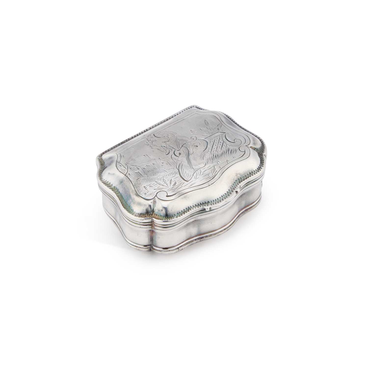 Lot 338 - AN 18TH CENTURY CONTINENTAL SILVER SNUFF BOX