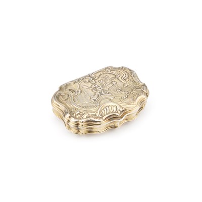 Lot AN 18TH CENTURY FRENCH SILVER-GILT SNUFF BOX