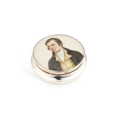 Lot A GEORGE V SILVER DRESSING TABLE BOX