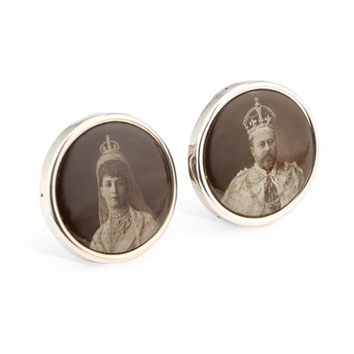 Lot A SMALL PAIR OF EDWARDIAN SILVER PHOTOGRAPH FRAMES