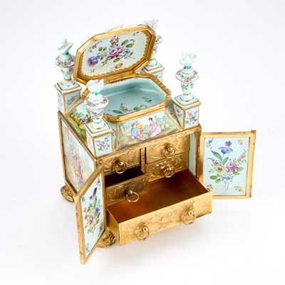 Lot 738 - A CONTINENTAL ENAMEL TABLE CABINET