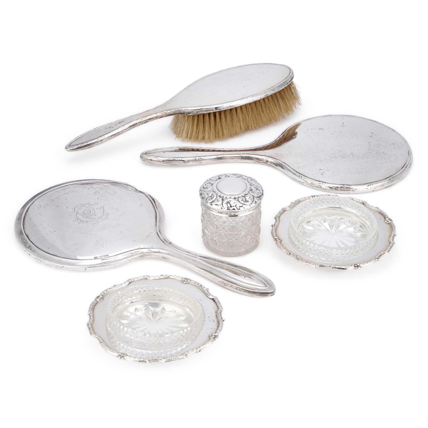 Lot 398 - A GROUP OF SILVER