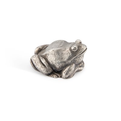 Lot A SILVER MODEL OF A FROG