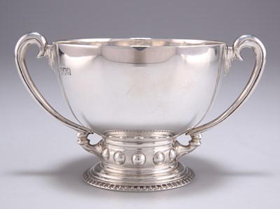 Lot 1420 - A GEORGE V SILVER TWO-HANDLED BOWL