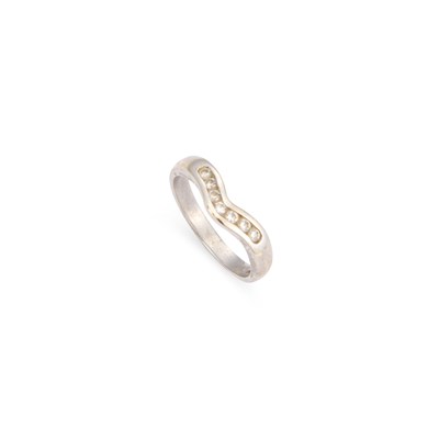 Lot A 9 CARAT WHITE GOLD DIAMOND WISHBONE RING