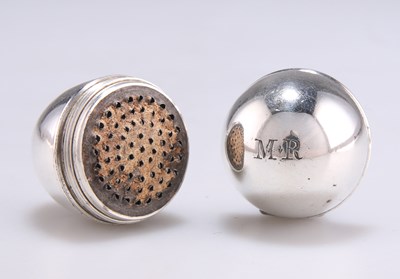 Lot 1273 - A GEORGE III SILVER NUTMEG GRATER