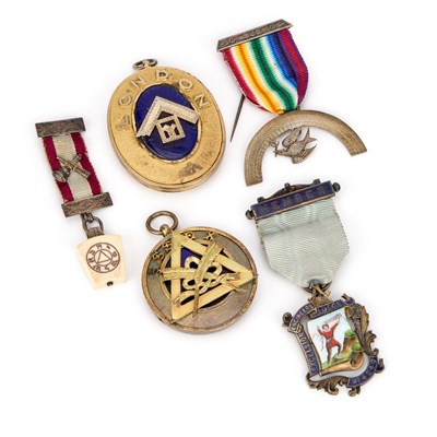Lot A GROUP OF MASONIC JEWELS