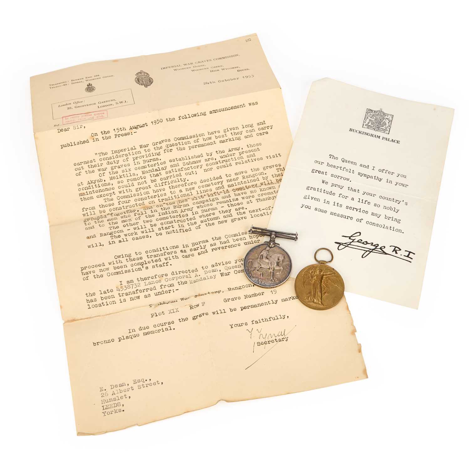 Lot 11 - A FIRST WORLD WAR MEDAL PAIR