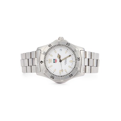 Lot 622 - A GENTS STEEL TAG HEUER 2000 BRACELET WATCH