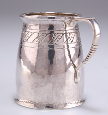 Lot 1451 - AN ARTS AND CRAFTS SILVER MUG