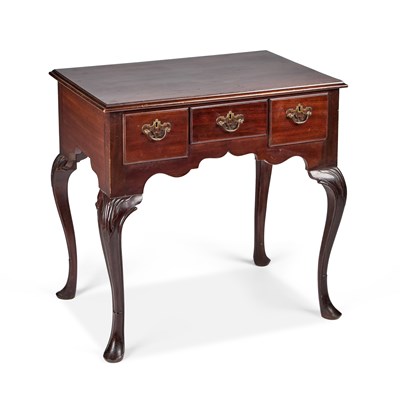 Lot 325 - AN 18TH CENTURY STYLE MAHOGANY LOWBOY