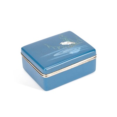 Lot A FINE JAPANESE CLOISONNÉ ENAMEL BOX AND COVER