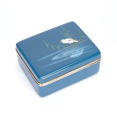 Lot 722 - A FINE JAPANESE CLOISONNÉ ENAMEL BOX AND COVER