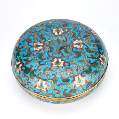 Lot 698 - A CHINESE CLOISONNÉ ENAMELLED BRONZE BOX AND COVER