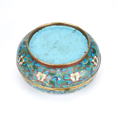 Lot 698 - A CHINESE CLOISONNÉ ENAMELLED BRONZE BOX AND COVER