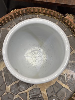 Lot 633 - A CHINESE FAMILLE ROSE PORCELAIN JARDINIÈRE