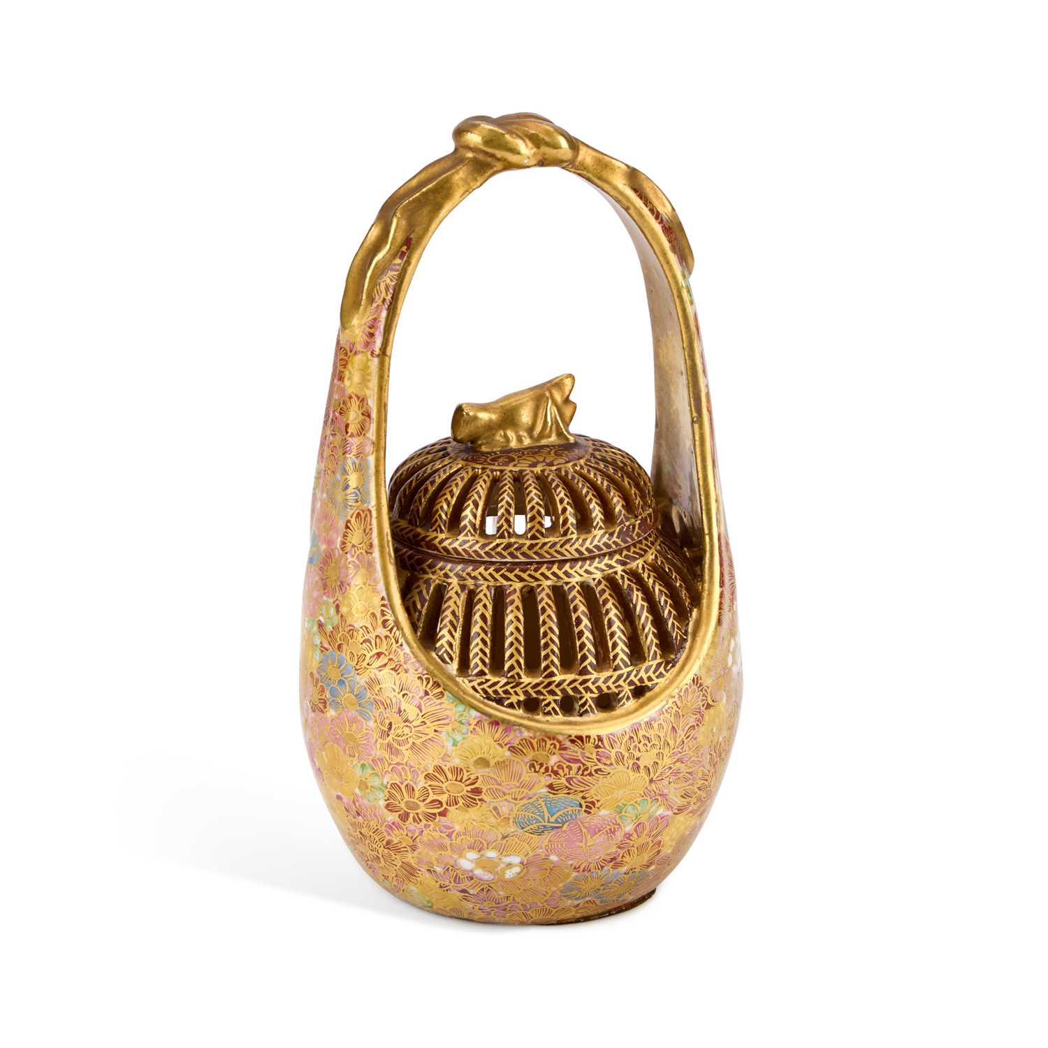 Lot 132 - A JAPANESE SATSUMA KORO AND COVER