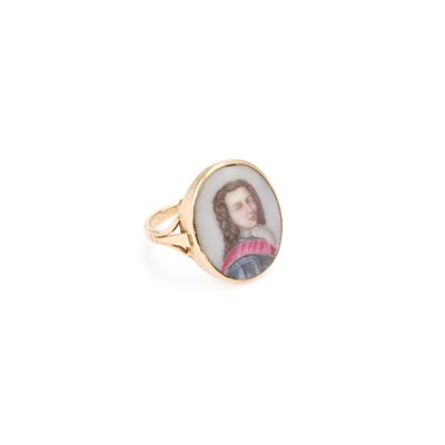 Lot 852 - A PORCELAIN PORTRAIT MINIATURE RING