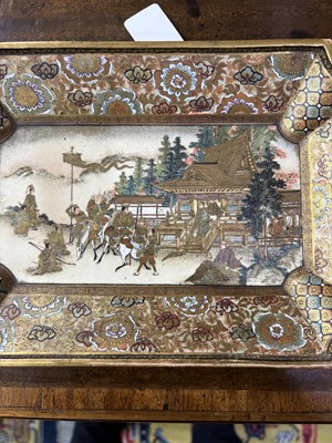 Lot 604 - A JAPANESE SATSUMA TRAY