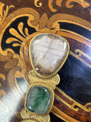 Lot 721 - A CHINESE GILT-BRONZE AND HARDSTONE BELT BUCKLE