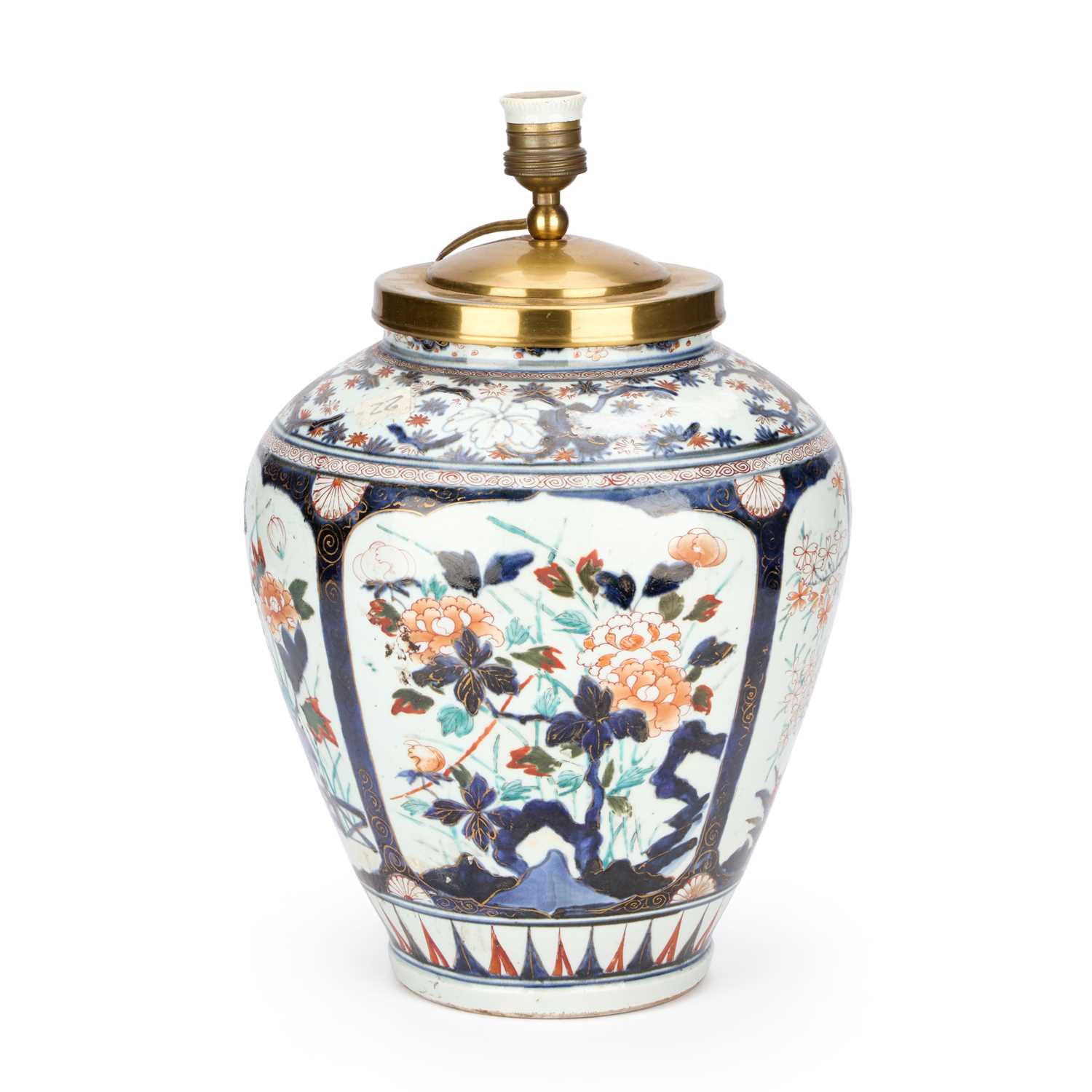 Lot 140 - A JAPANESE IMARI VASE