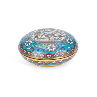 Lot A CHINESE CLOISONNÉ ENAMEL BOX AND COVER