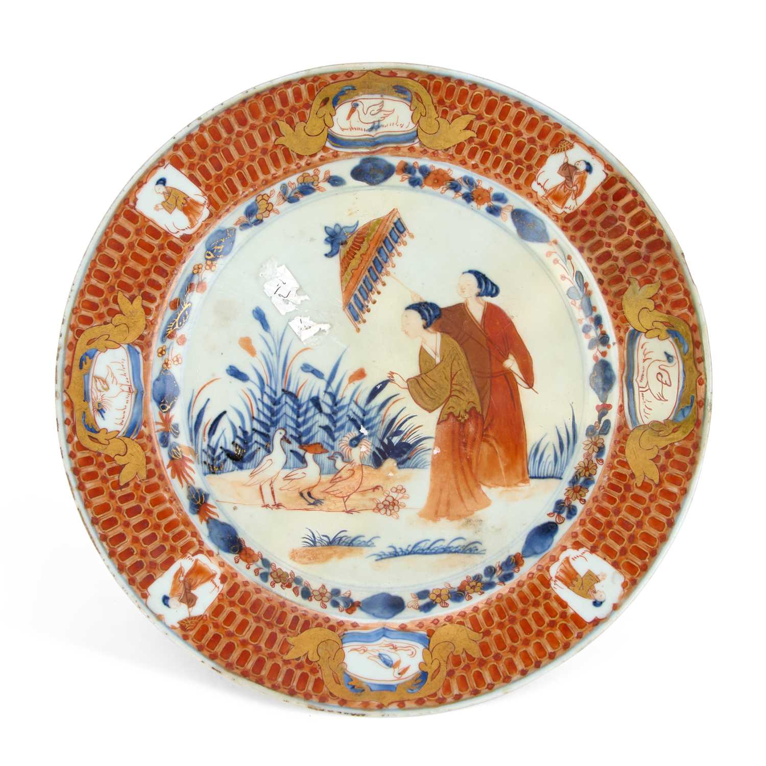 Lot AN 18TH CENTURY CHINESE EXPORT 'DAMES AU PARASOL' PLATE